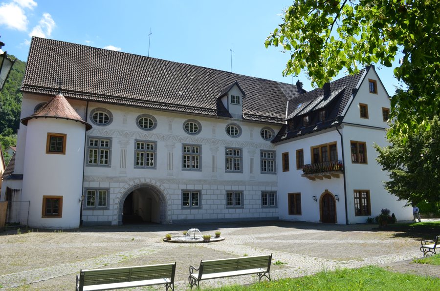 File:Wiesensteig, Schloss.jpg