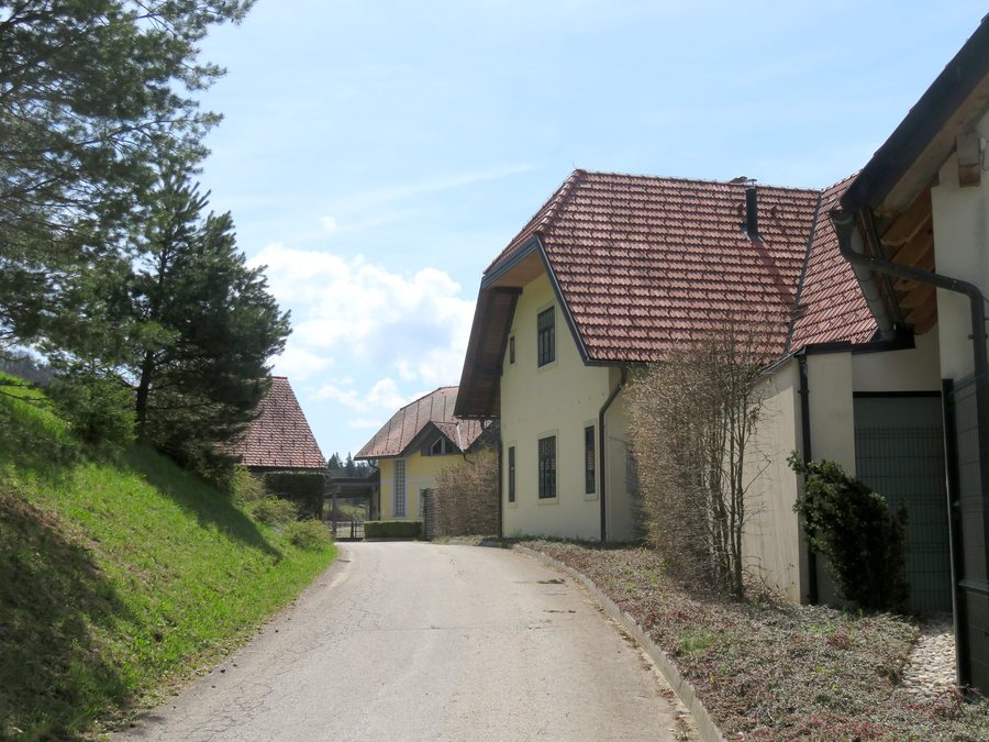 File:Dule Ribnica Slovenia 2.jpg