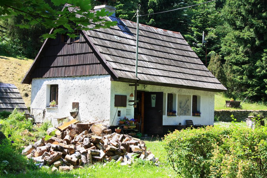 File:Blatno, Mezihoří, lower part.jpg