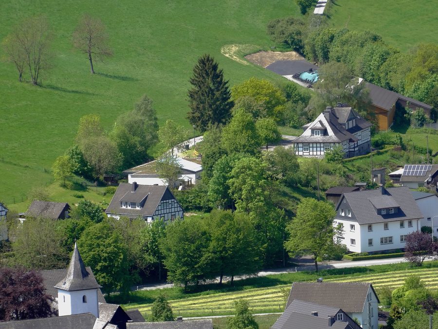 Teilansicht von Oberhenneborn im Sauerland