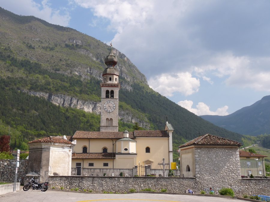 File:Besenello-Sant'Agata-northwest.jpg