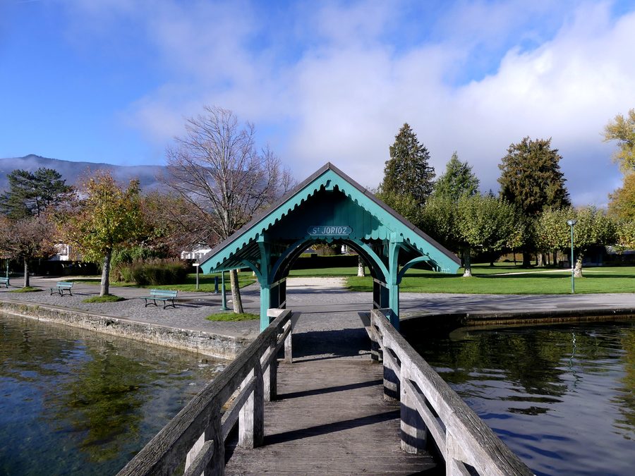 Anlegesteg von Saint-Jorioz am westlichen Ufer des Lac d’Annecy