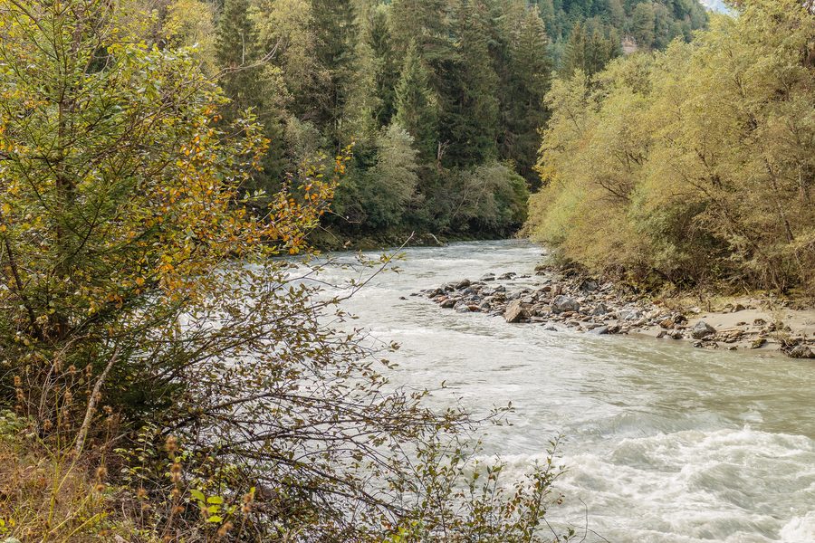 Rheinschlucht mit dem Vorderrhein in Graubünden