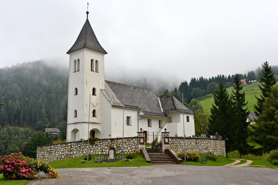 Südwestansicht der Filialkirche hl. Oswald in Rieding bei Wolfsberg, Kärnten