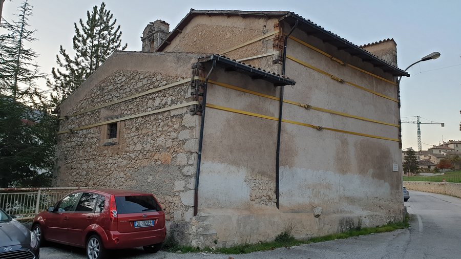 File:Fontecchio - Chiesa della Madonna delle Grazie 03.jpg