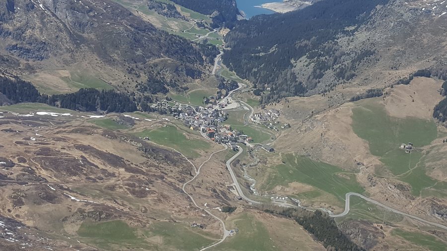 File:Bivio as seen from a helicopter 1.jpg