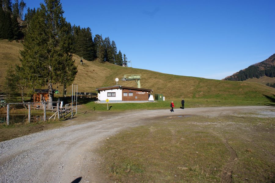Talstation des Skilifts auf der Alp Schuttannen bei Hohenems im Winter
