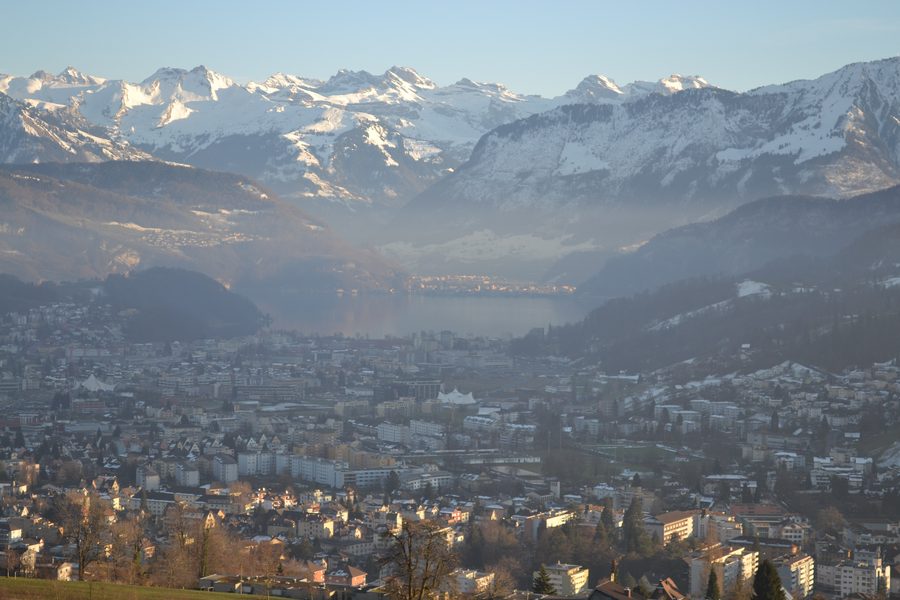 Panoramaansicht von Horw und dem Vierwaldstättersee mit Stansstad im Hintergrund