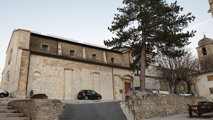 File:Chiesa di Santa Maria della Neve (Rocca di Mezzo) 01.jpg