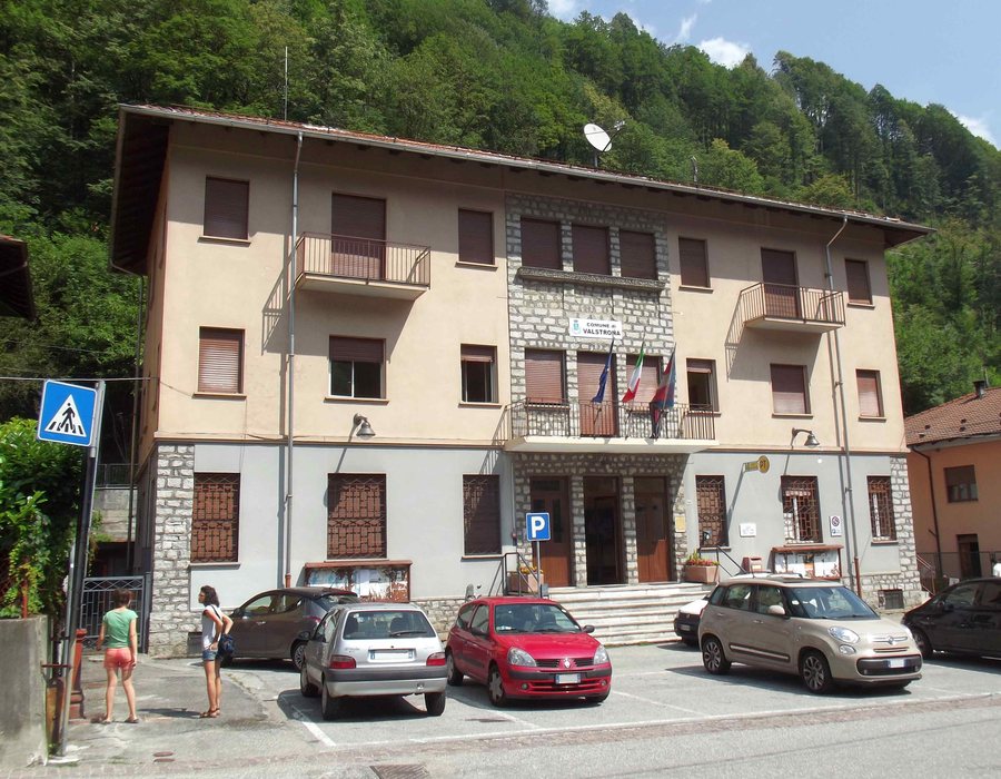 File:Valstrona municipio.jpg