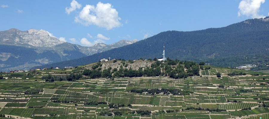 Blick von Sitten auf Savièse im Wallis