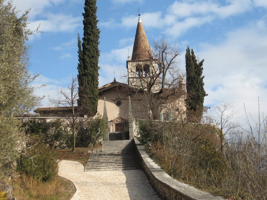 Santuario di Montalbano in Mori im Trentino