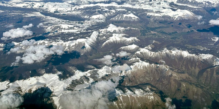 File:Monti Marsicani, Monte Palombo, Pescasseroli, Monte Schiena di Cavallo, Vallelonga and side valley Val Cervara, Serra Lunga - Abruzzo, Lazio and Molise National Park aerial (cropped).jpg