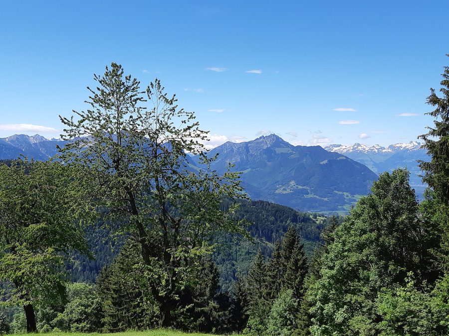 Blick von Furx auf die Drei Schwestern und das Aelpele bei Frastanz im winterlichen Vorarlberg