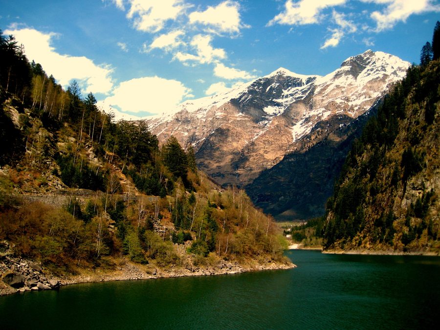 Blick auf den Lago di Malvaglia im Val Malvaglia im Tessin