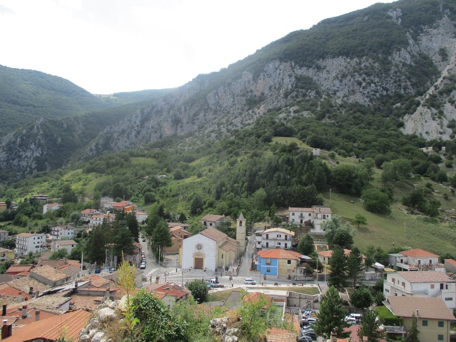 File:Meta Civitella Roveto views.jpg