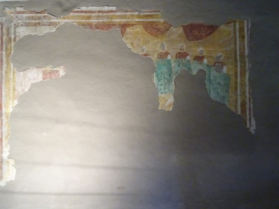 Fresken im Kirchenschiff der Kirche San Biagio in Levico Terme
