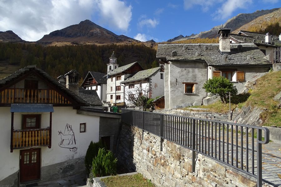 Bergdorf Bosco/Gurin im Val di Bosco im Schweizer Kanton Tessin
