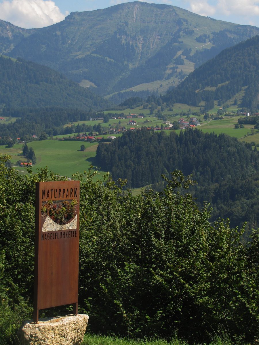 Blick auf die Nagelfluhkette mit Steibis und dem Hochgrat