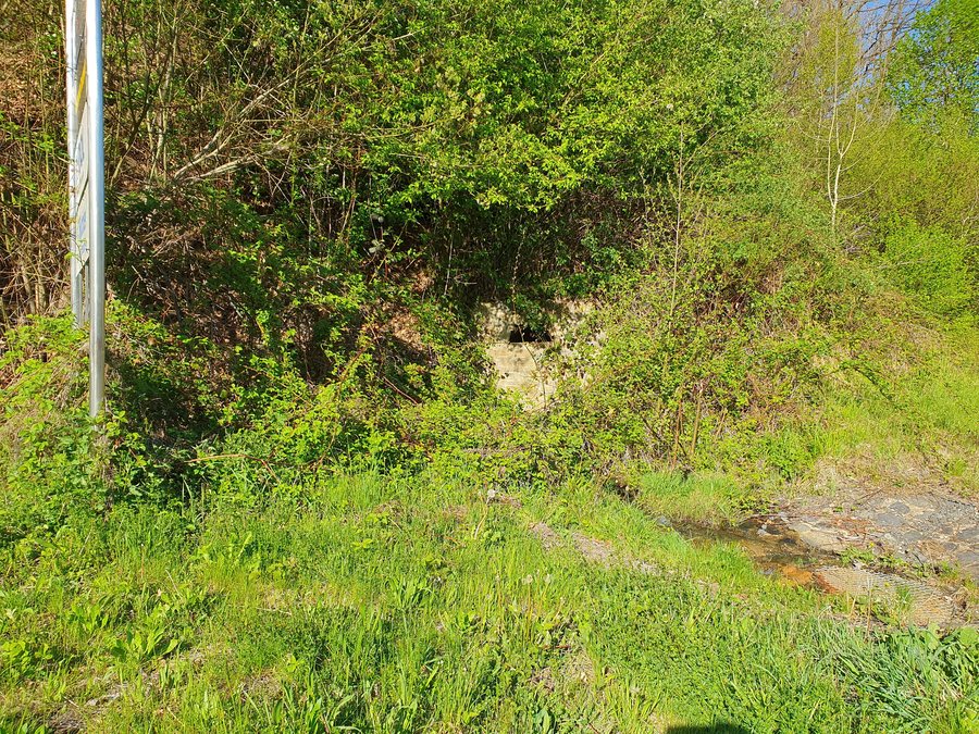 File:Grube Ohliger Zug Tiefer Stollen Schutzbach.jpg
