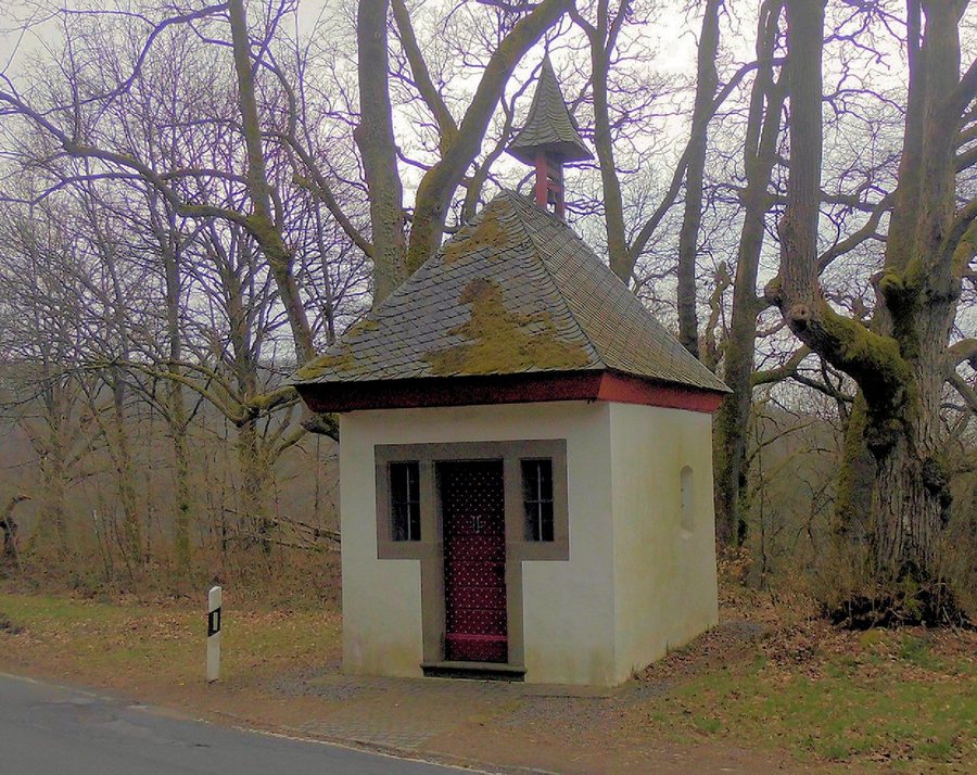 File:Friesenhagen, Kapelle zur Schmerzhaften Muttergottes 2.jpg