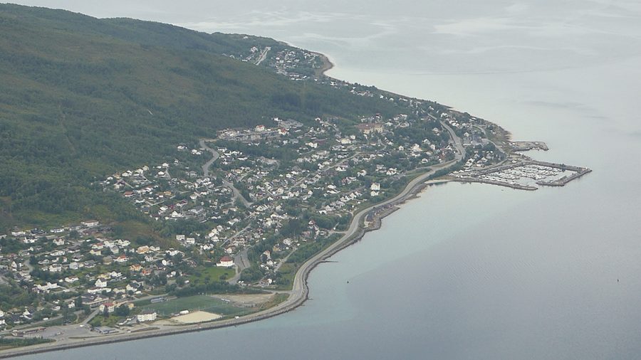 Blick von Narvikfjellet auf Narvik und den Ofotfjord