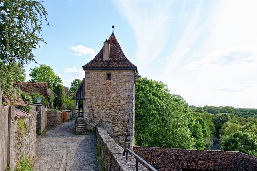 Stadtmauer und Kohlturm in Rothenburg ob der Tauber