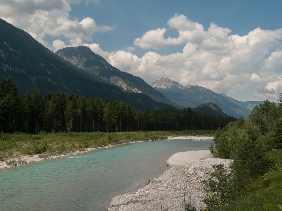 Der Lech zwischen Elmen und Stanzach im Lechtal