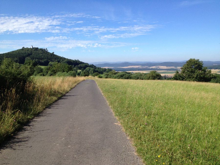 Radweg zwischen Elmshagen und Niedenstein am Niedensteiner Kopf