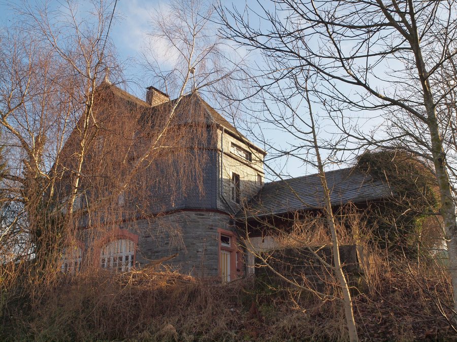 File:Bahnhof Hinzerath 02.jpg